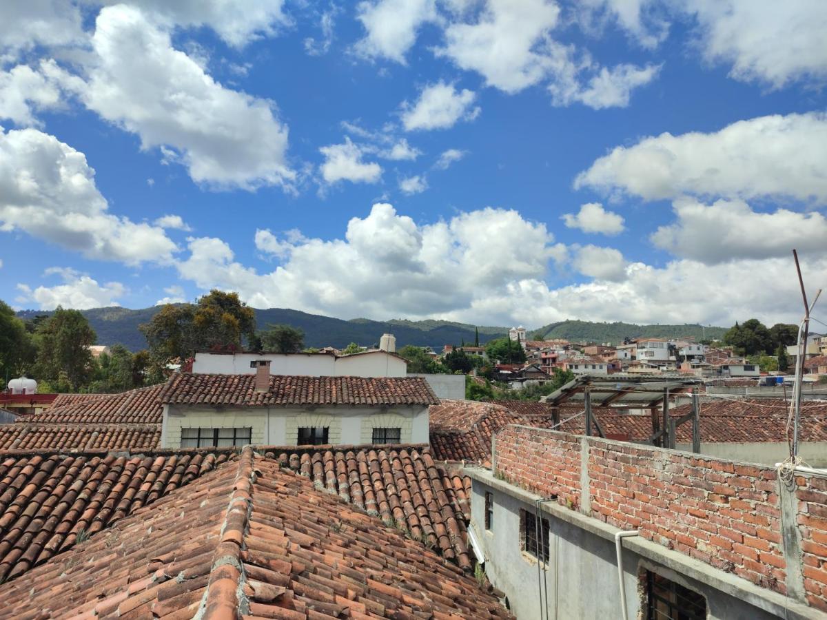 Hostal Ikal San Cristóbal de Las Casas Eksteriør billede