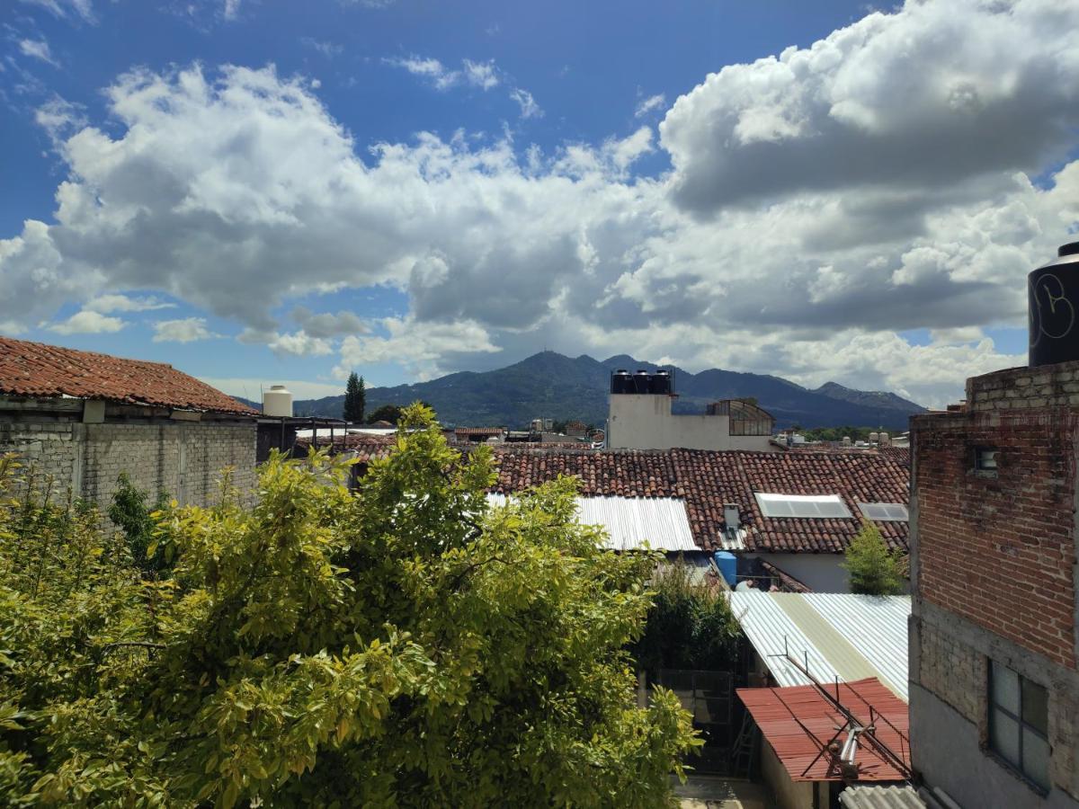 Hostal Ikal San Cristóbal de Las Casas Eksteriør billede